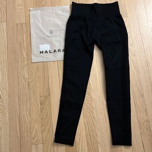 “In my feels seamless flow butt lifting leggings” by Halara. Black size medium